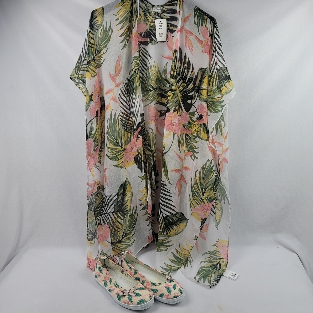 NWT set of tropical leaf poncho and cushion flats